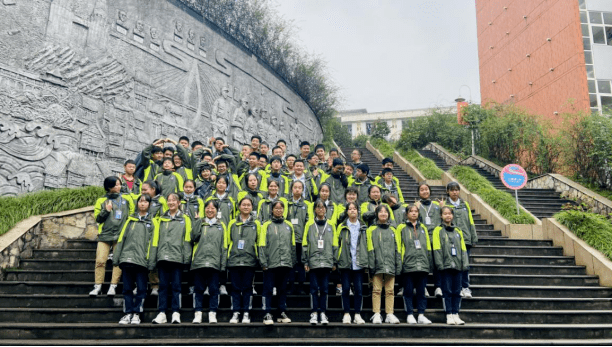 践行"善文化"   塑造"两江魂"  ——重庆市两江中学校(西政附中)初