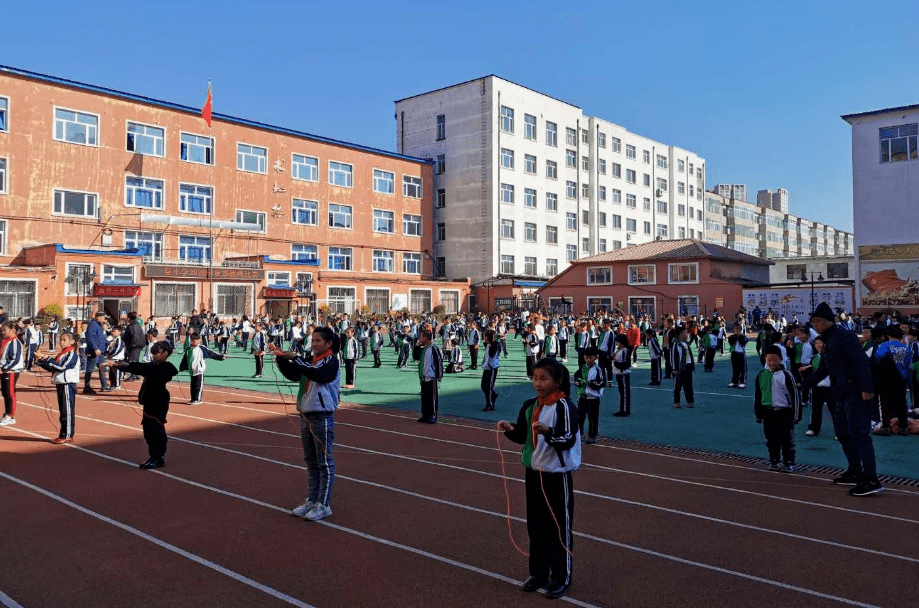 体艺风采一曼小学举行2020年秋季跳绳踢毽子比赛