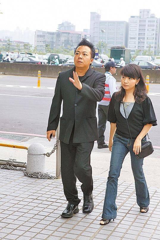 台湾知名演员董至成想复婚,称感觉愧对独子_罗若云