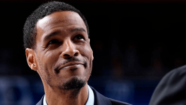 的感受,并感谢父亲&保罗-塞拉斯(在nba执教过黄蜂等球队)对自己的指导