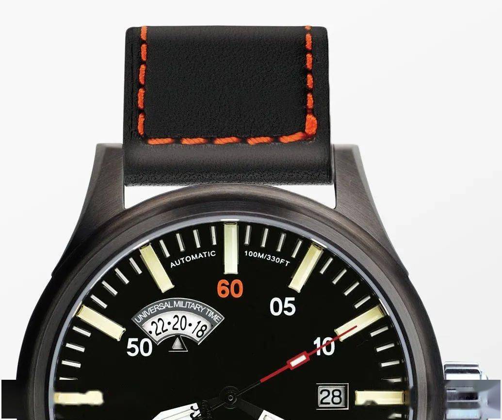 只用一个小巧的始创便表达了家乡时间(以24小时数字制),而当地时间