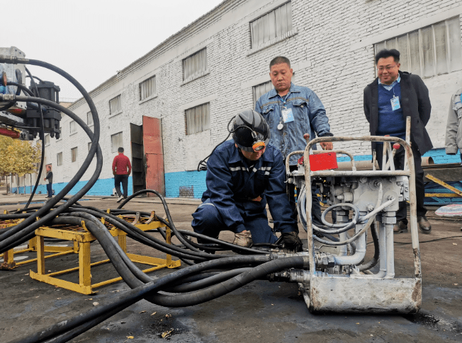 双祥分公司举办电工钻机维修工技能大赛