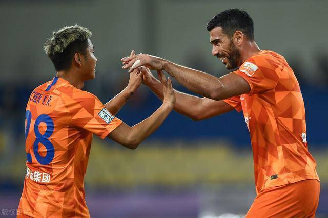 加时赛上演对攻大战两队合力贡献5球鲁能打入4球