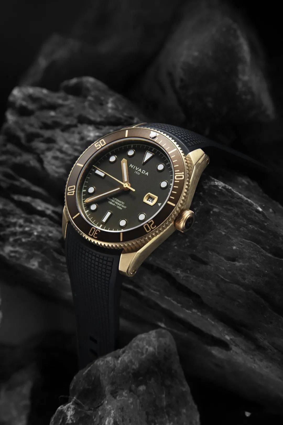 你让我推荐3000元高性价比机械手表现在仅3000多元最低价机械青铜表来