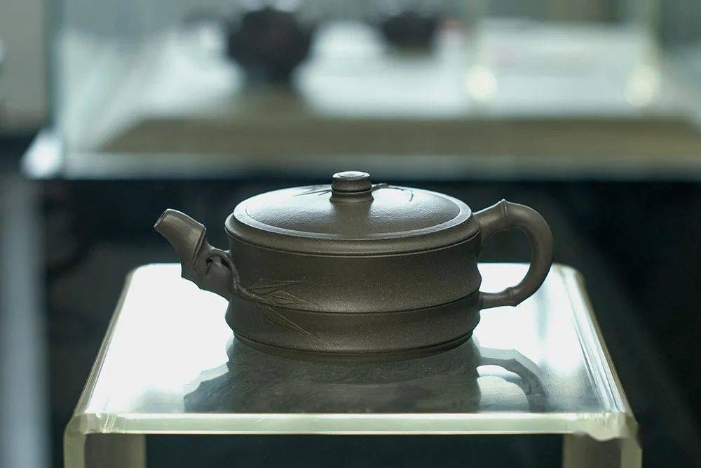 滴水之恩壶张秦 清风提梁壶张睿 刻六方签筒赵浩天 海棠依旧(紫砂