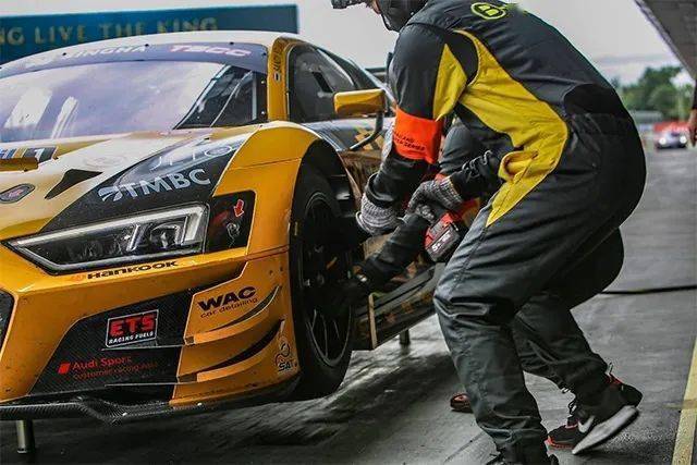 奥迪运动bquikabsoluteracing车队于泰国超级系列赛揭幕战捧杯亚军