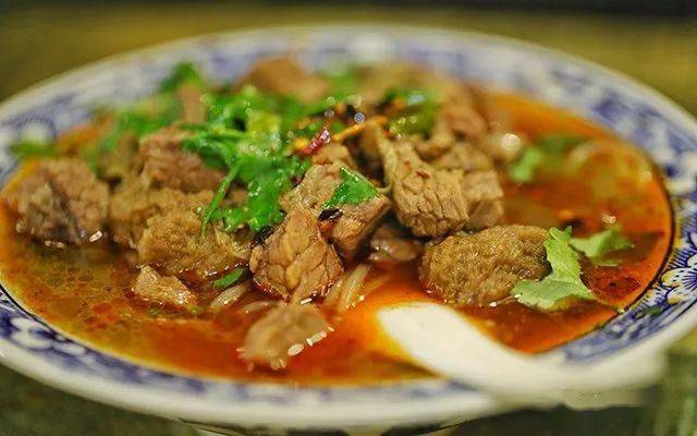 陇海铁路都没有阻隔这一碗清真烩菜的香老食客们主食聚集地