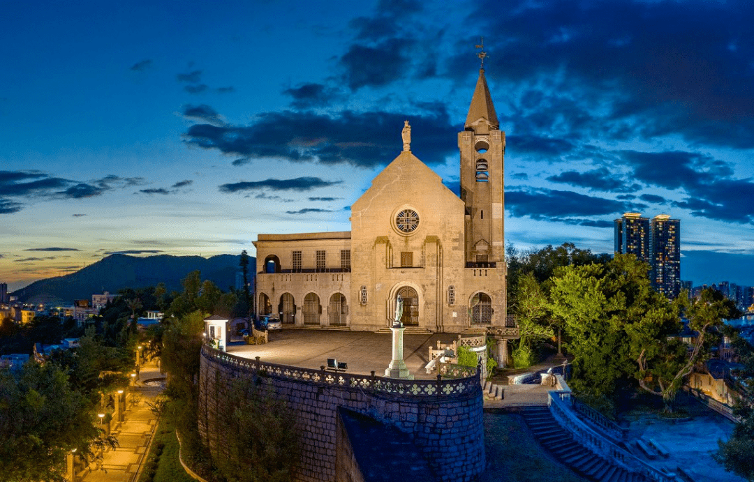 主教山一代又一代的澳门人,都希望用自己的一双