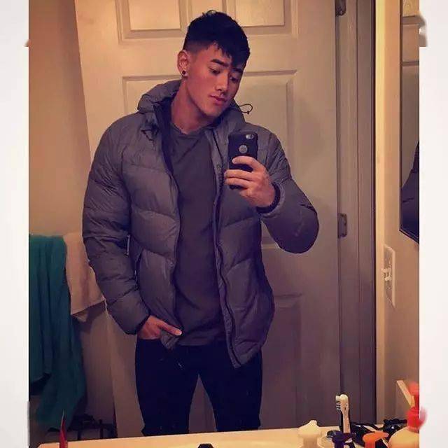 21岁男生用肌肉证明,亚洲人身材不输欧美人_steven