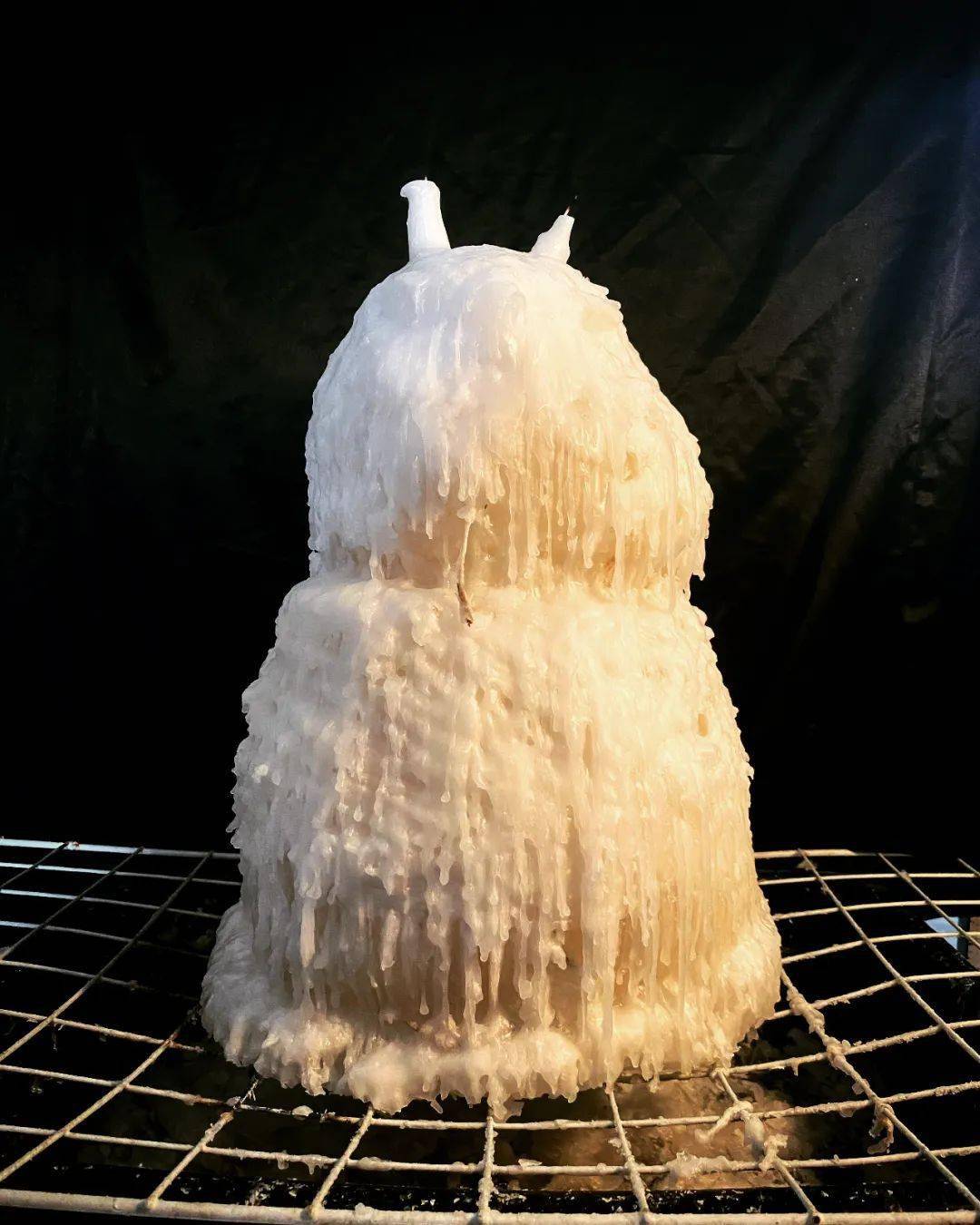 谢钗蜡塑作品「雪人的眼泪 - the tears of the snowman 」