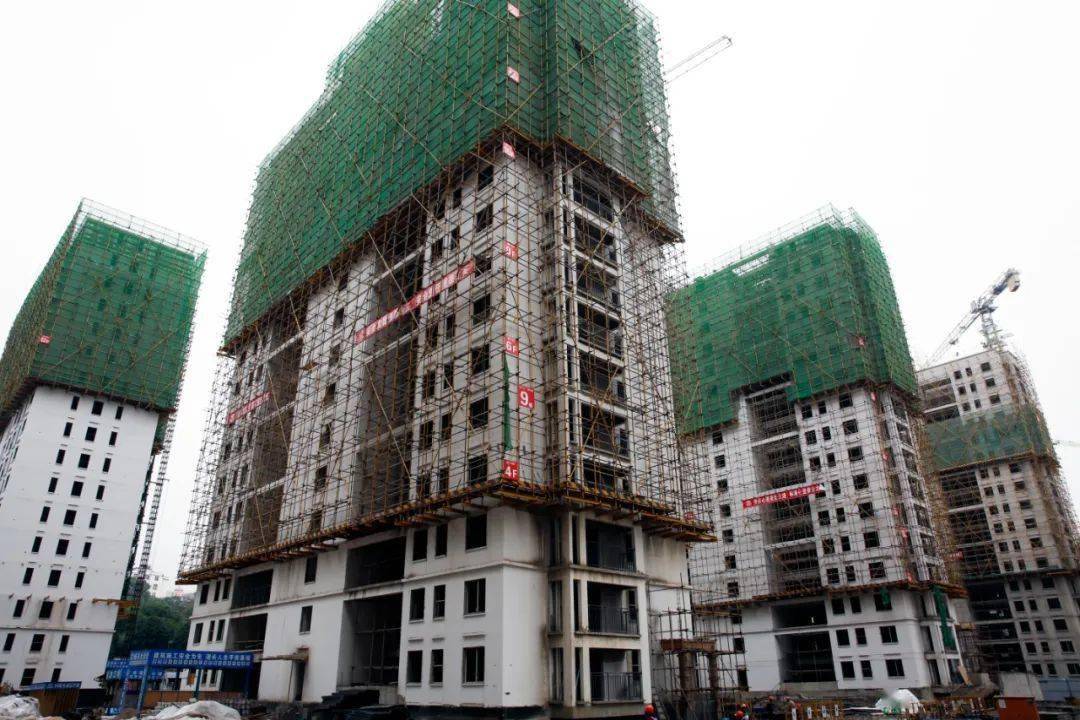 白鹤滩水电站库区最大移民安置区移民安置房全面封顶_手机搜狐网