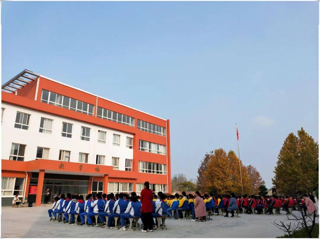 自信,快乐成长的精神风貌,提高了师生的身体素质,弘扬学校的"仁智"