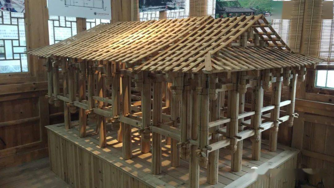 桂林市龙胜各族自治县龙脊壮族生态博物馆的干栏建筑模型作者简介:陈