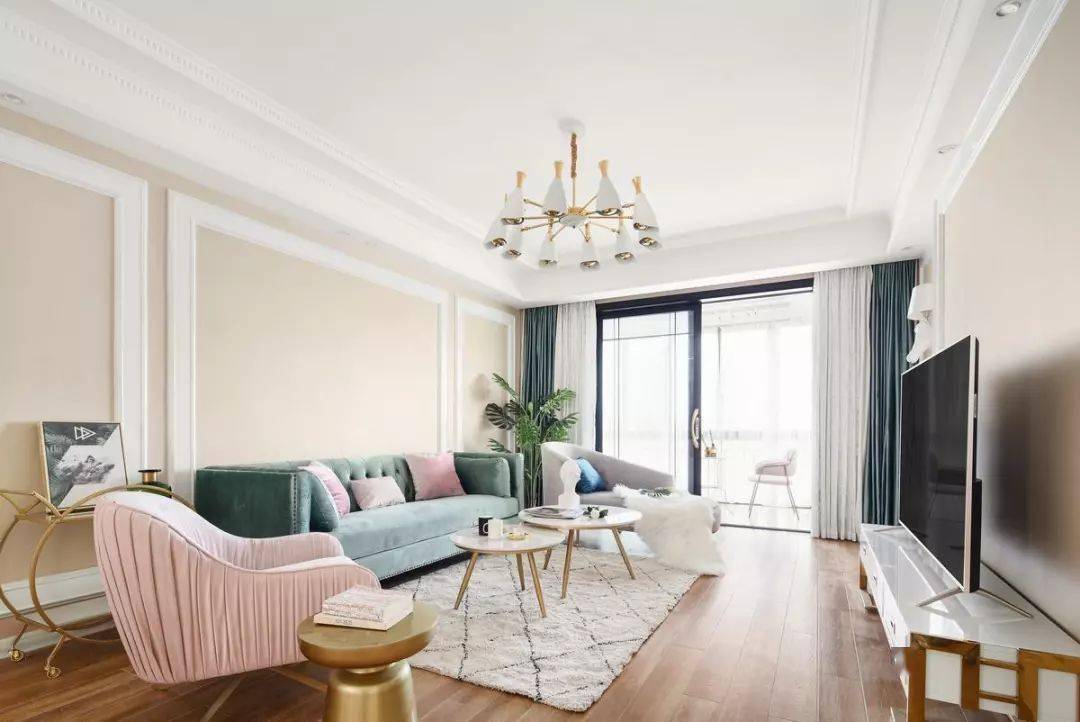 129㎡简约风格杏仁色的浅色空间显得优雅大方