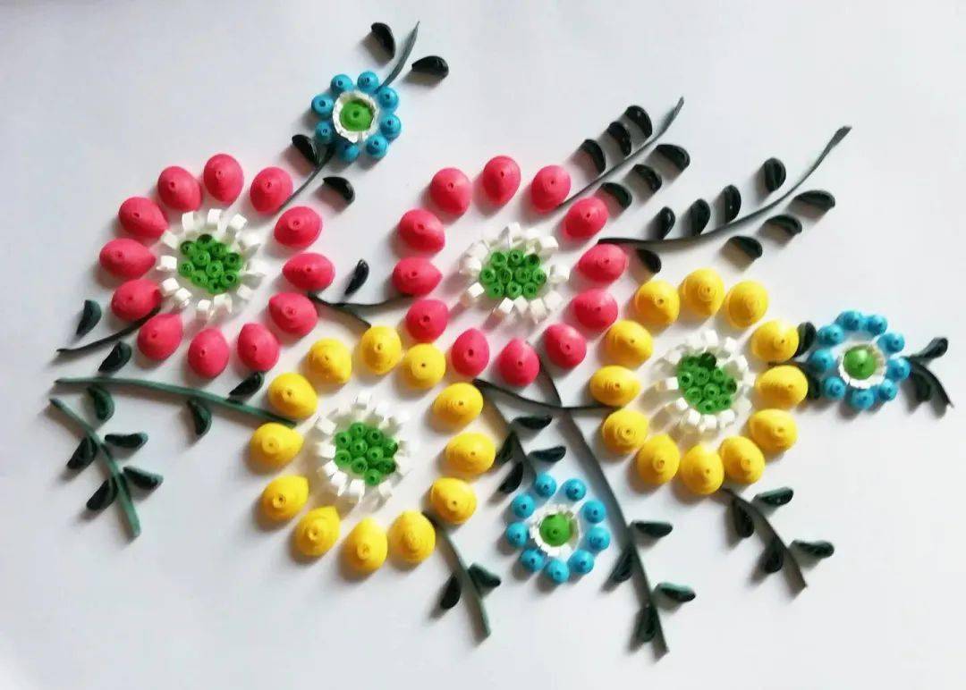 想要学好衍纸,首先要学会用薄的纸条制作各种基础造型,然后利用这些