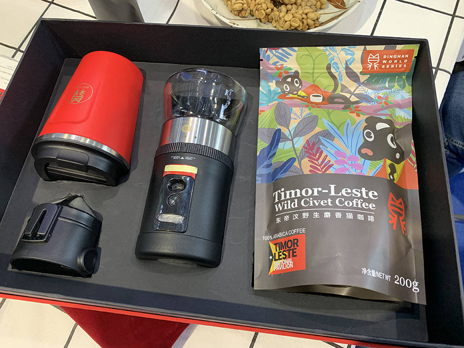 一杯咖啡成本价400元!进博会"最贵咖啡"来自麝香猫猫屎