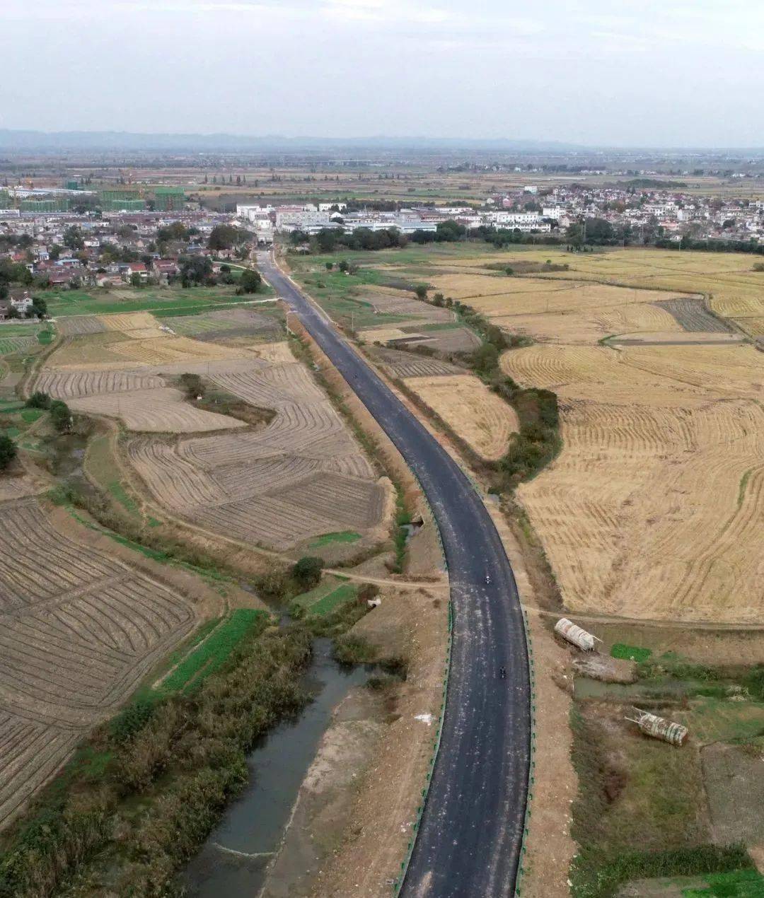 152公里,路面宽12米,从滨湖大道向北延伸,下穿淮南铁路线后与省道s105