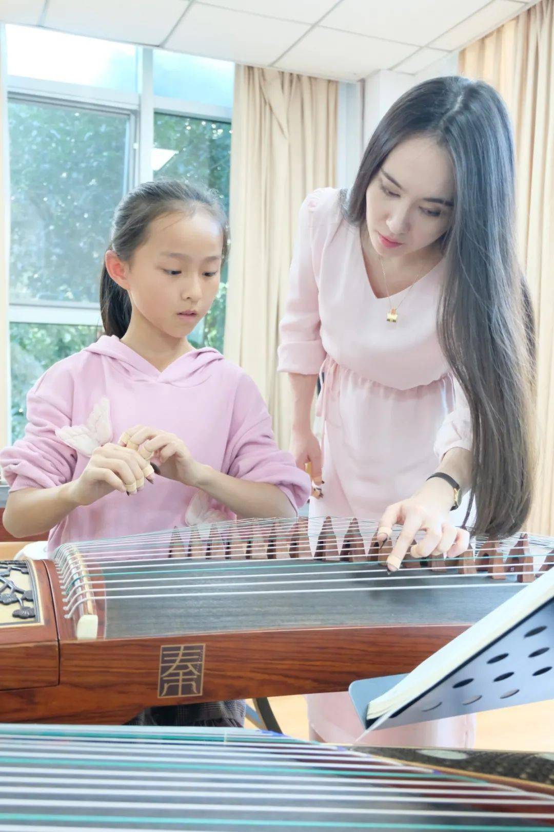 寻万里路不如名师指路 || 白洋老师与你相约韵乐古筝学校_手机搜狐网