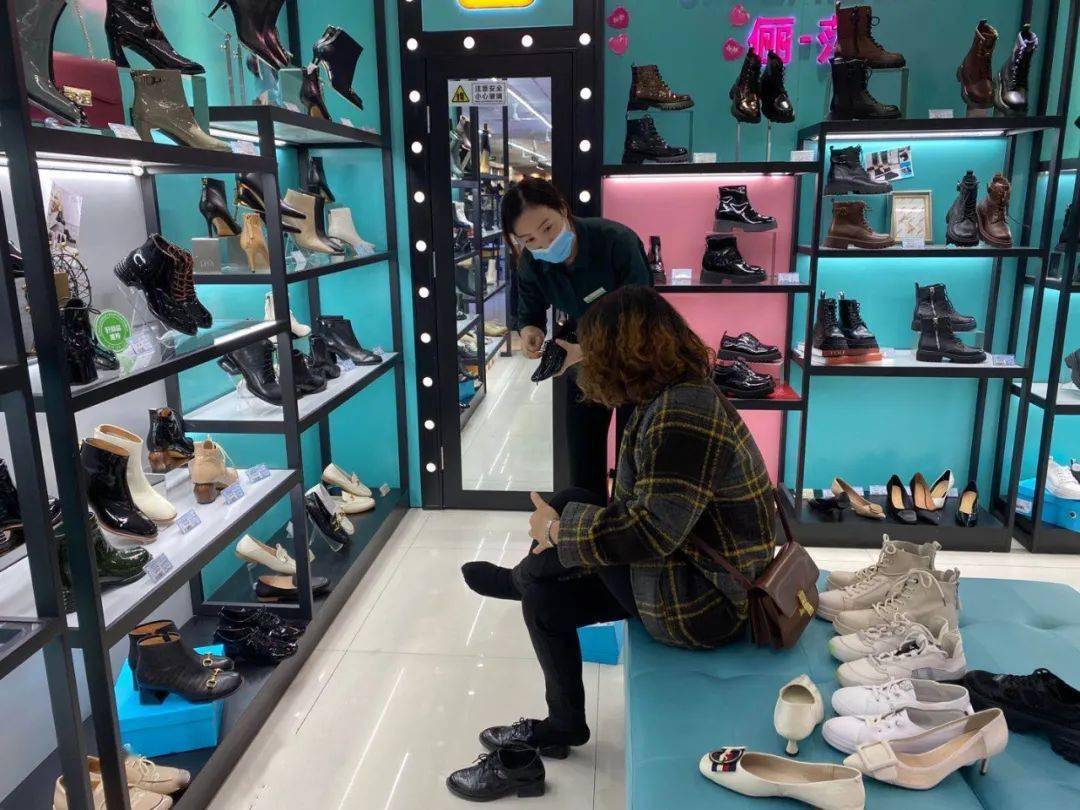 视客为友服务小故事(59)—我帮顾客修鞋子