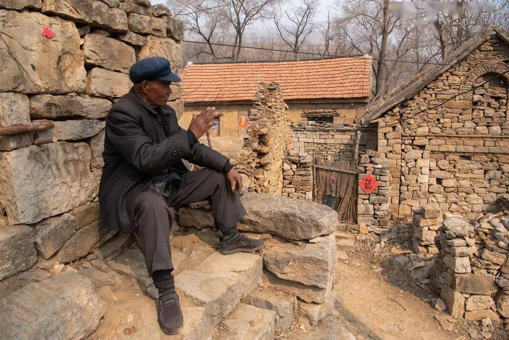 陈希柱作品:老屋61乡愁_老人