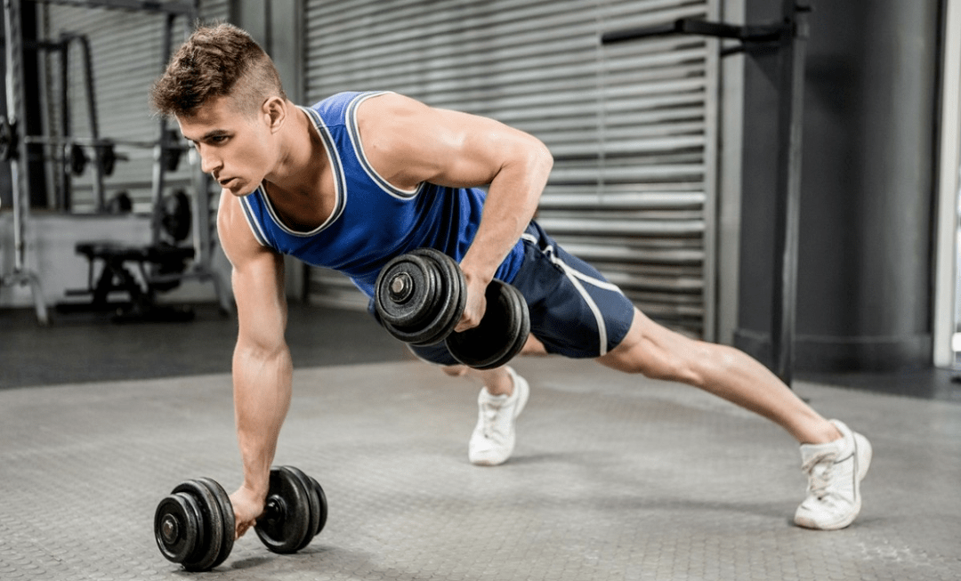 一对哑铃8个动作,帮你练出紧致无赘肉的上半身