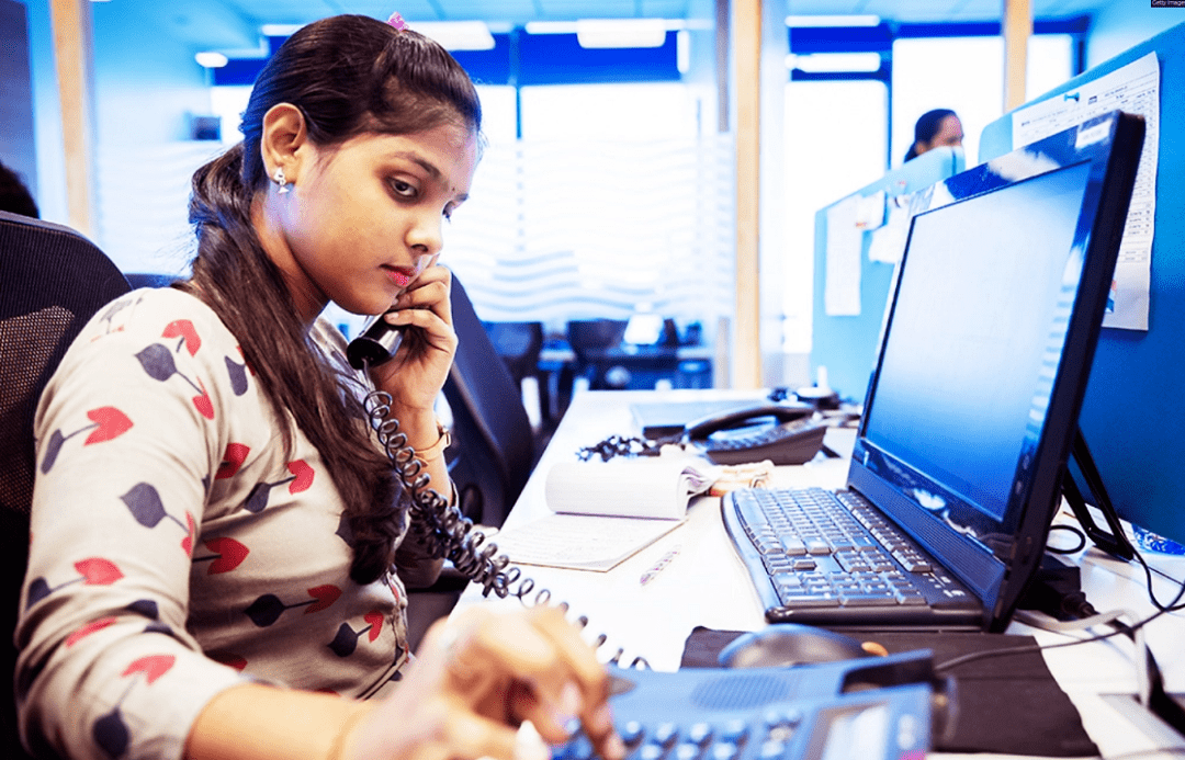 印度接收法国3架阵风战斗机印度服务业8个月来首次增长