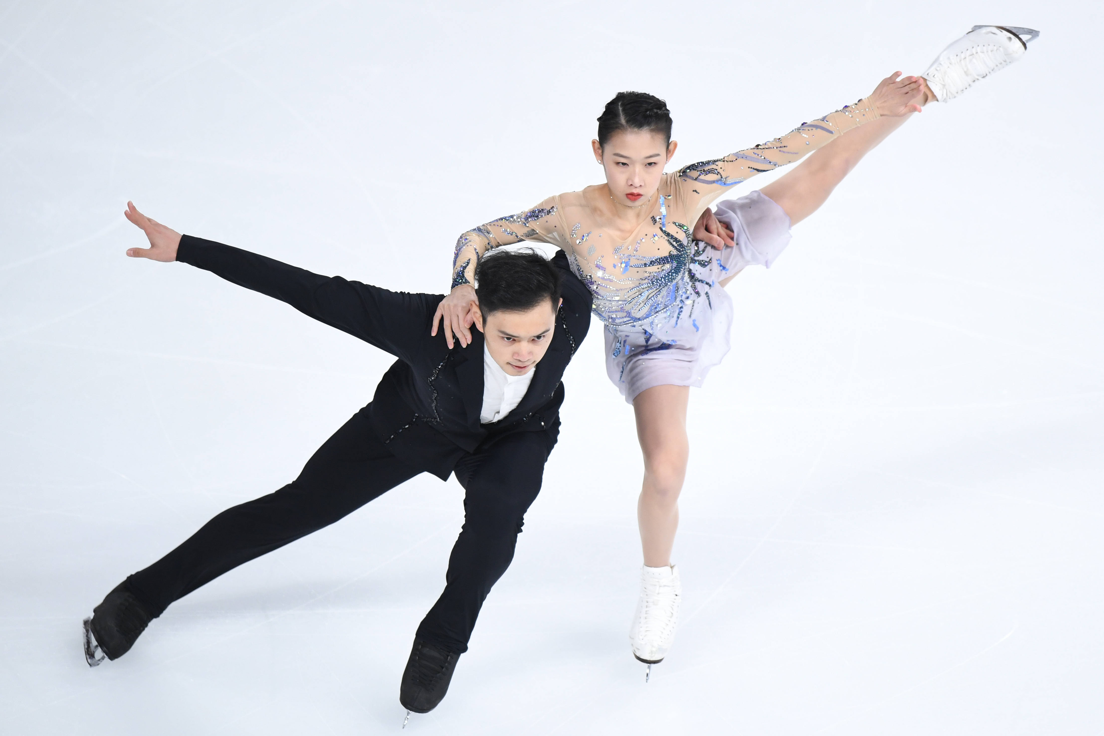 花样滑冰中国杯彭程金杨夺得双人滑冠军