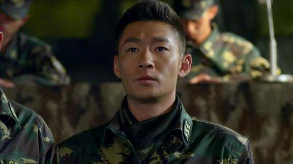 雪域特种兵破解悍匪芯片队长看到不淡定了立马上报