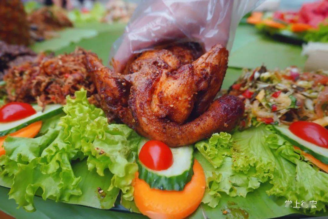 这道德宏美食,吸睛指数200%_孔雀