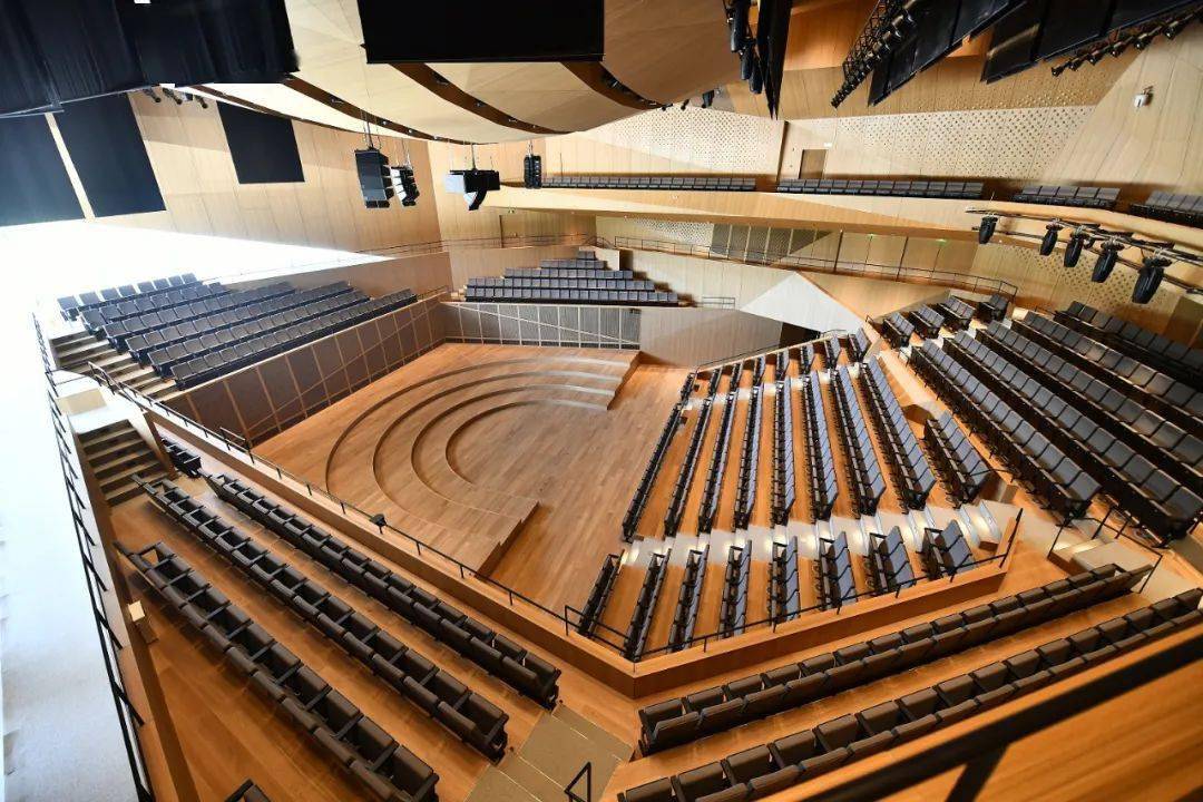 天津茱莉亚学院表演厅 摄影:圣艺视觉研究生课程的教学方法是什么?