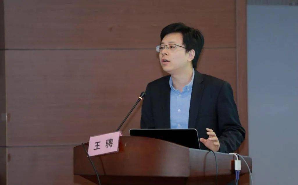 培训班同时邀请了复旦大学附属儿科医院周文浩教授,重庆医科大学附属