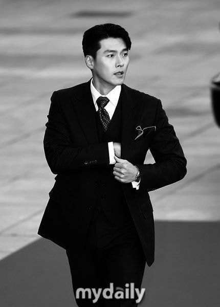 帖主只用了黑白的滤镜p1 最近让帖主疯狂的《大众文化艺术赏》玄彬