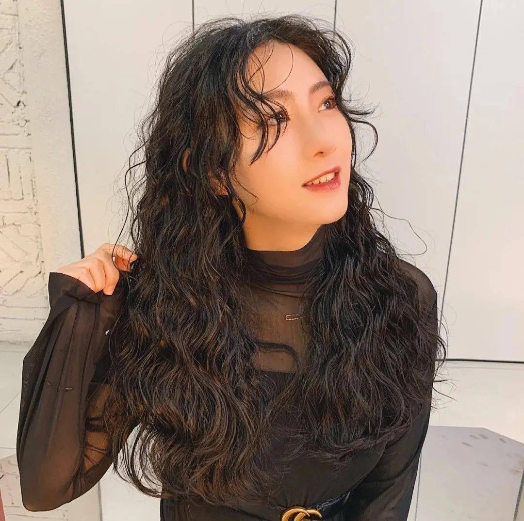 这个冬天不可缺少的小卷毛烫真的很靓仔哦