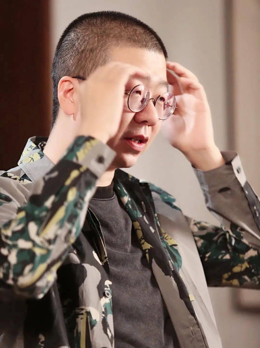 李诞从心虚和害怕中一路走来笑完且听我一诉衷肠