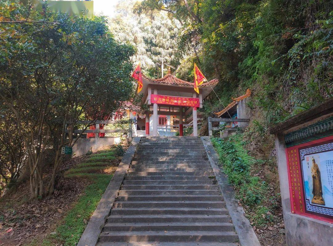 走去圣文园沐浴清新和暖阳