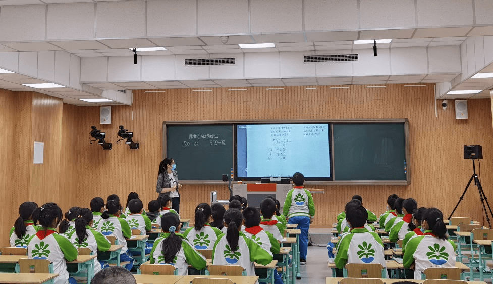 潞苑小学 一树百获牵骐骥 教学相长引栋梁