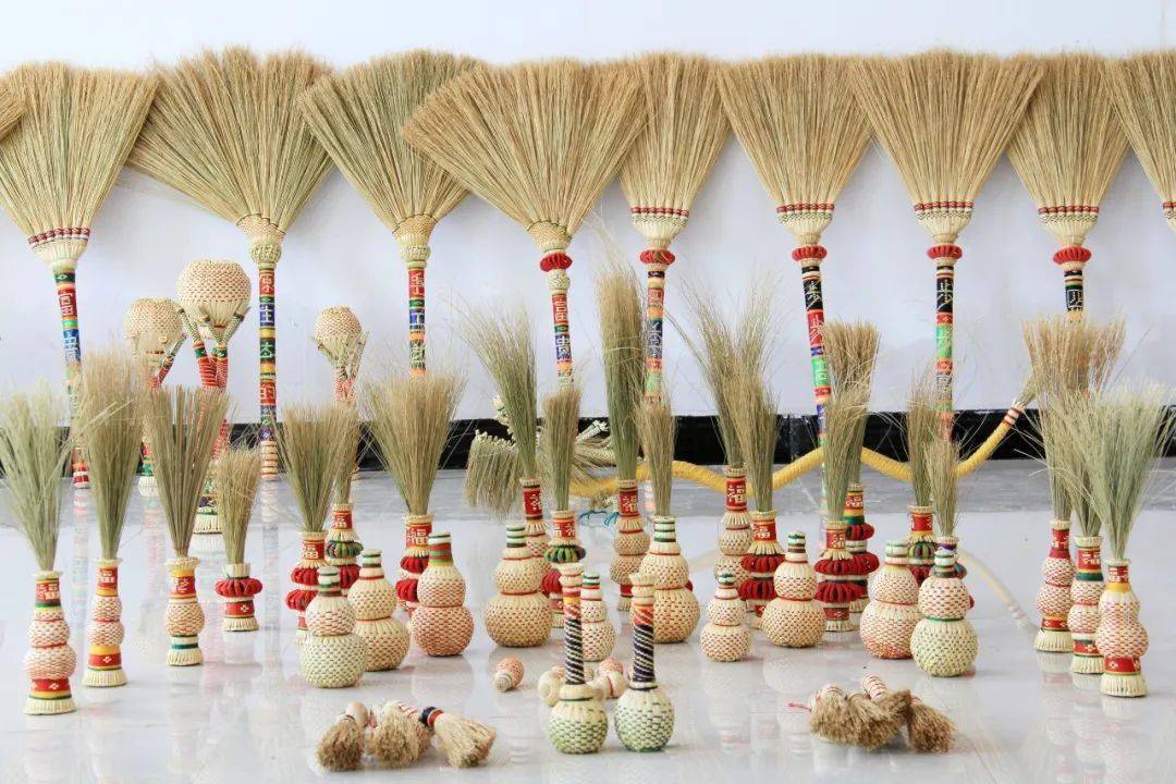 非遗草原笤帚苗手编技艺