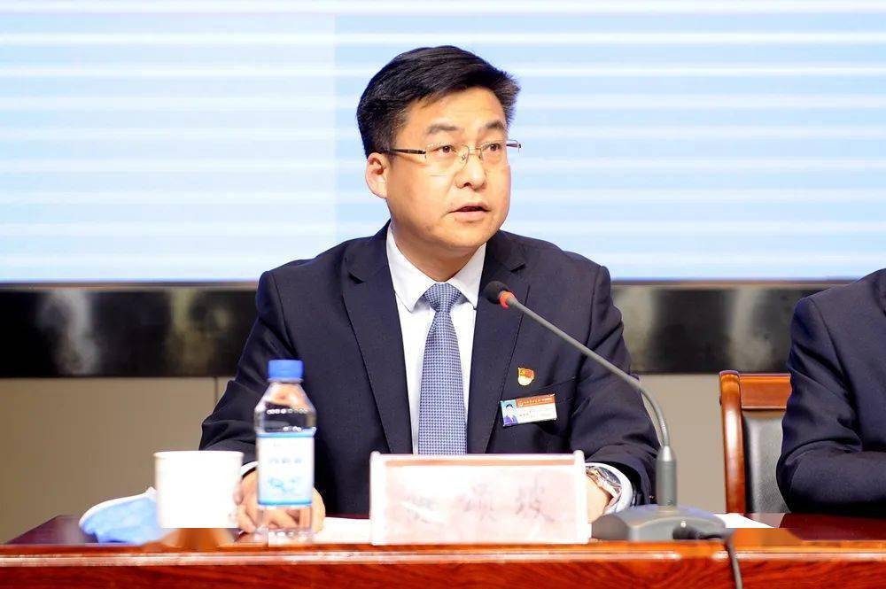 我院举行2020年中层干部和支部书记培训班开班仪式_郝红军