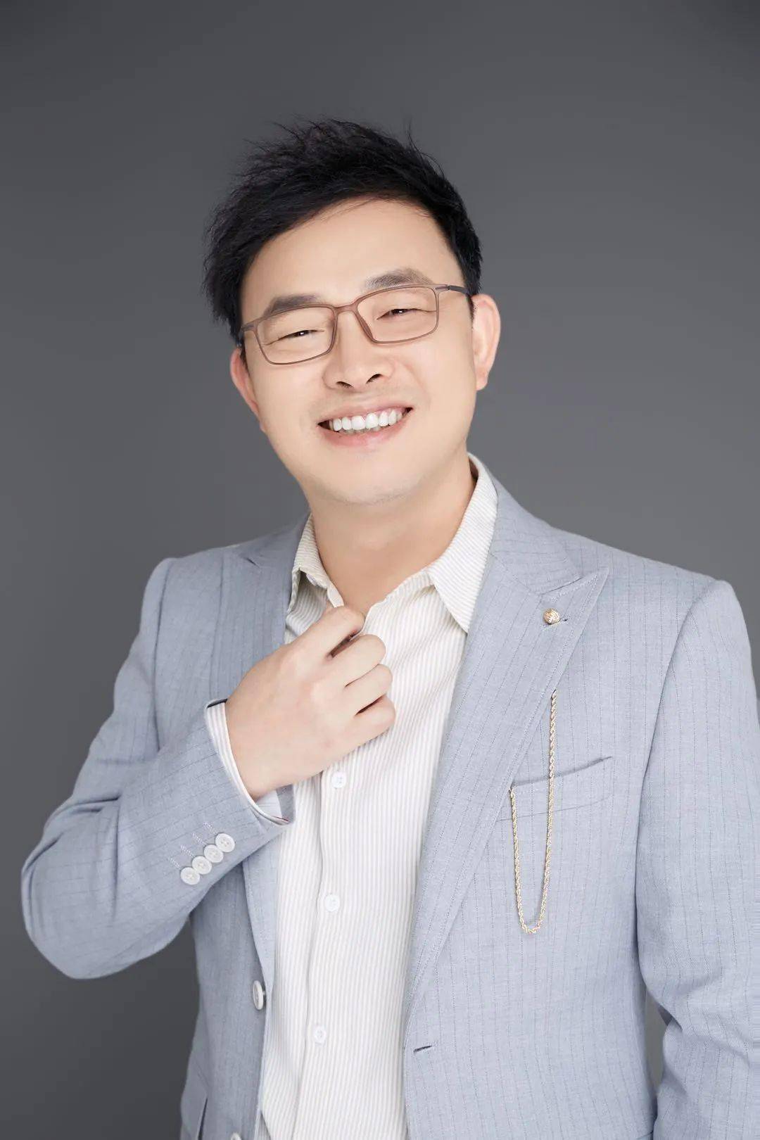 这位龙岩人直播带货全国行业排名第一!_陈远河