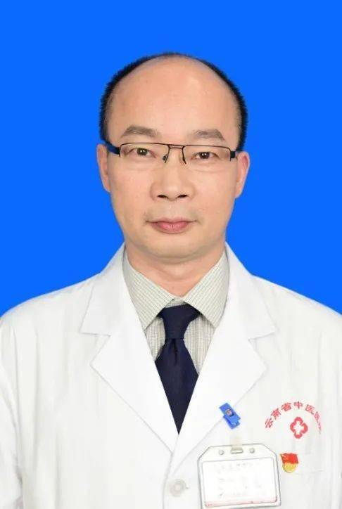 出院一个月72岁的他带着老伴再次来到骨伤中心四病区