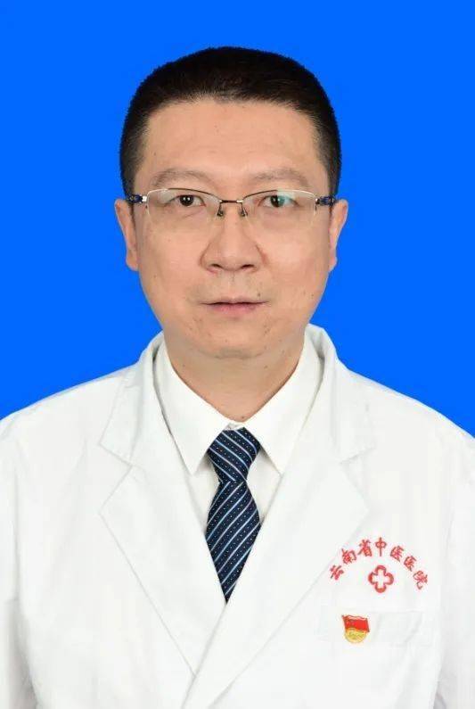 出院一个月72岁的他带着老伴再次来到骨伤中心四病区