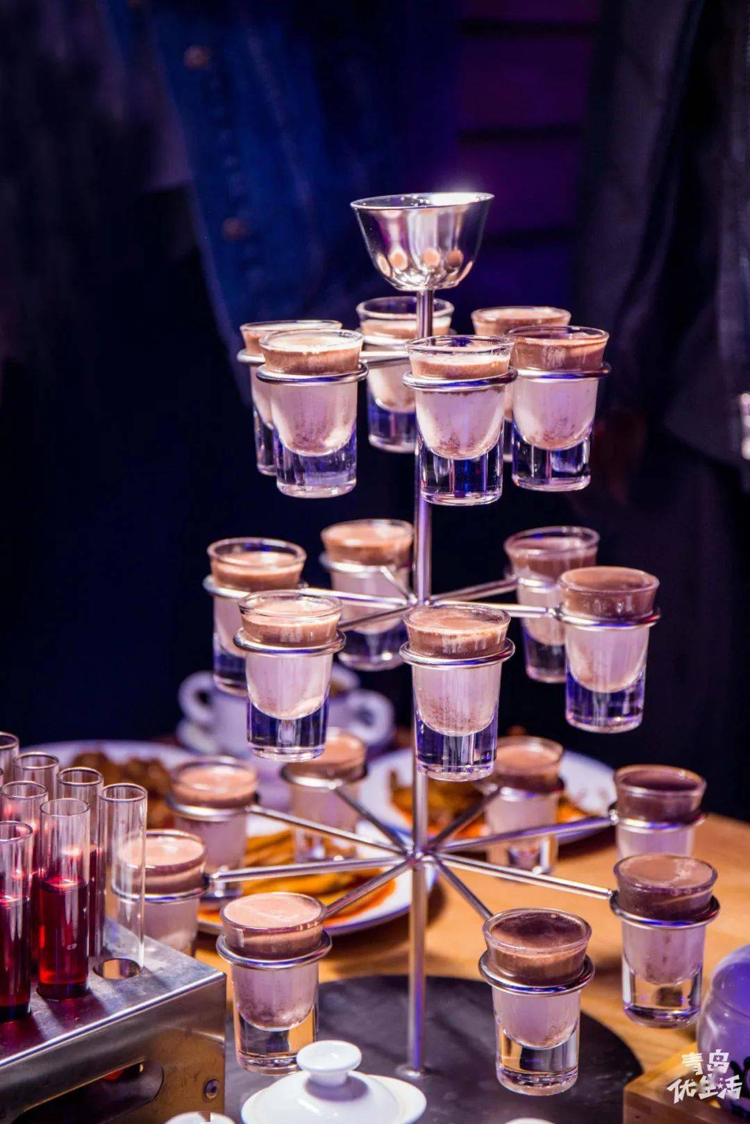 成都凌晨2点还在火爆排队的贰麻酒馆登陆青岛快来打卡潮流夜生活新