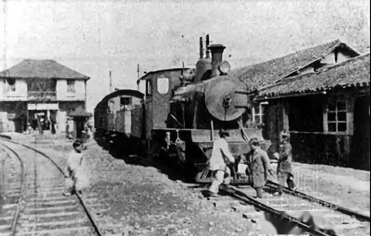 《南汇交通志》记载了上川铁路南川段的建设过程:"1934年5月18日,上川