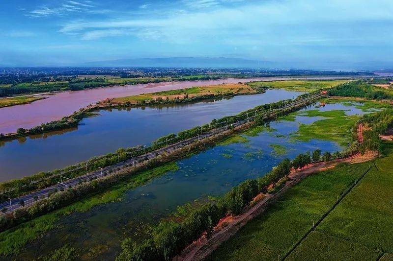 黄河两岸的宁夏吴忠美景