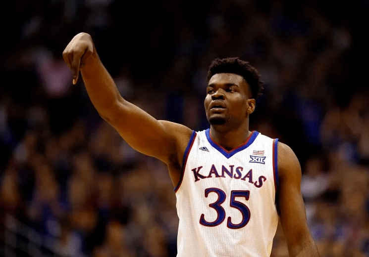 湖人这是试训了个怪物中锋啊_阿祖布