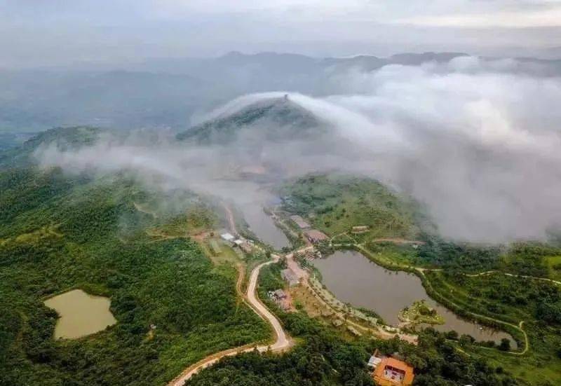 那雾山登山运动好处多多注意事项请记牢