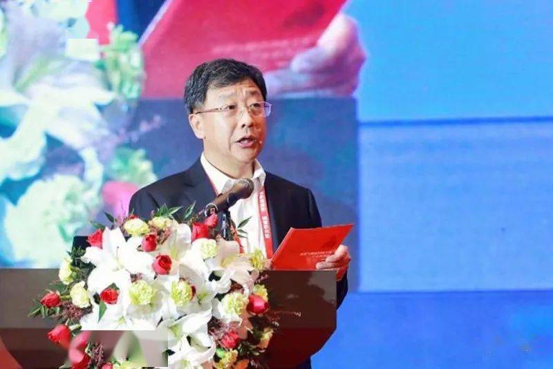 设计大师,中交第一公路勘察设计研究院有限公司总经理汪双杰主持开幕