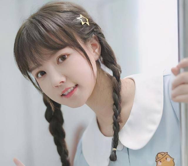 饭思思线下献唱被喷被嘲讽句句破音萝莉歌姬原来是声卡战士