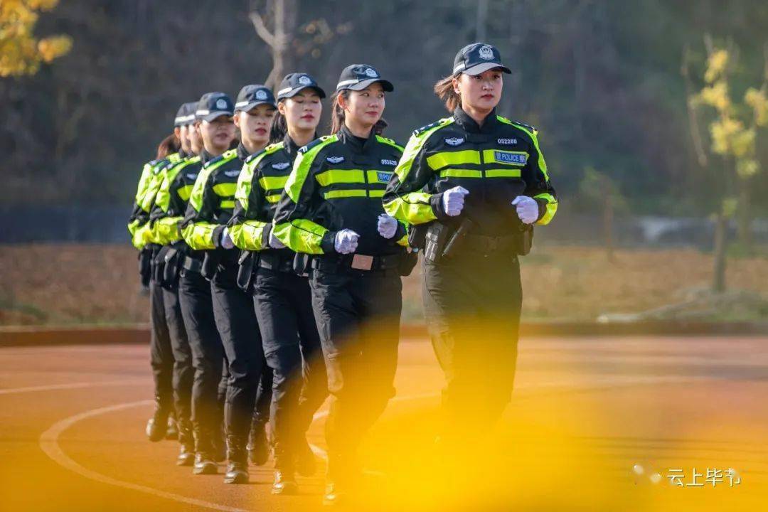 颜值暴击这是毕节女子交警的飒爽英姿