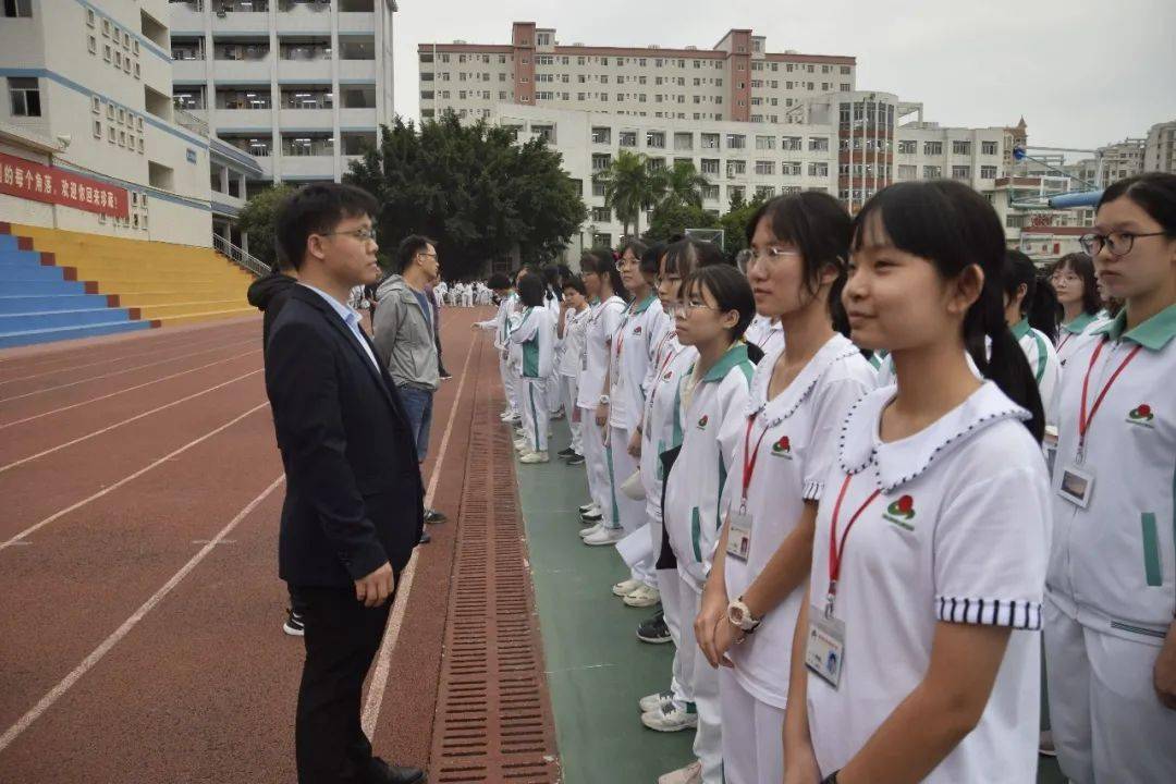 潮阳城南中学有没有住宿(汕头潮阳城南中学校服)